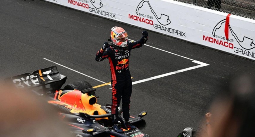  Verstappen ganó de punta a punta en Mónaco pese a la lluvia 